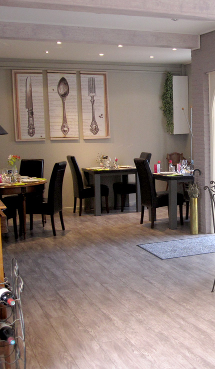 salle - la table des amis